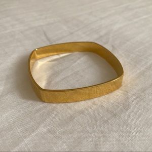 gold bangle